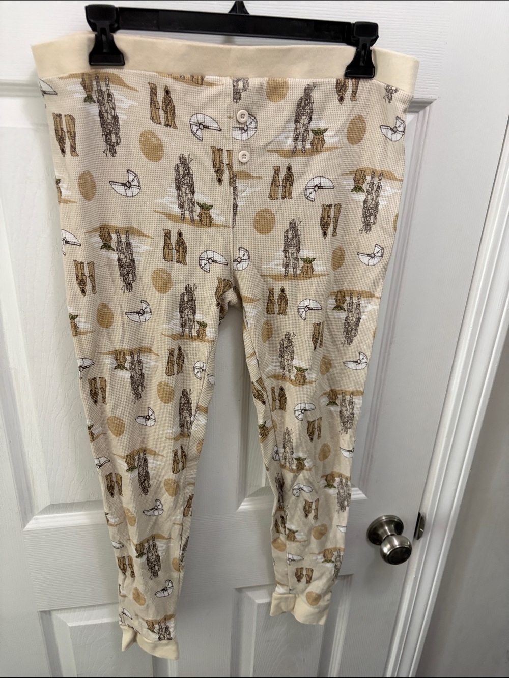 Star Wars The Mandalorian Raglan pajama set in White and Sage Green - Picture 3 of 4
